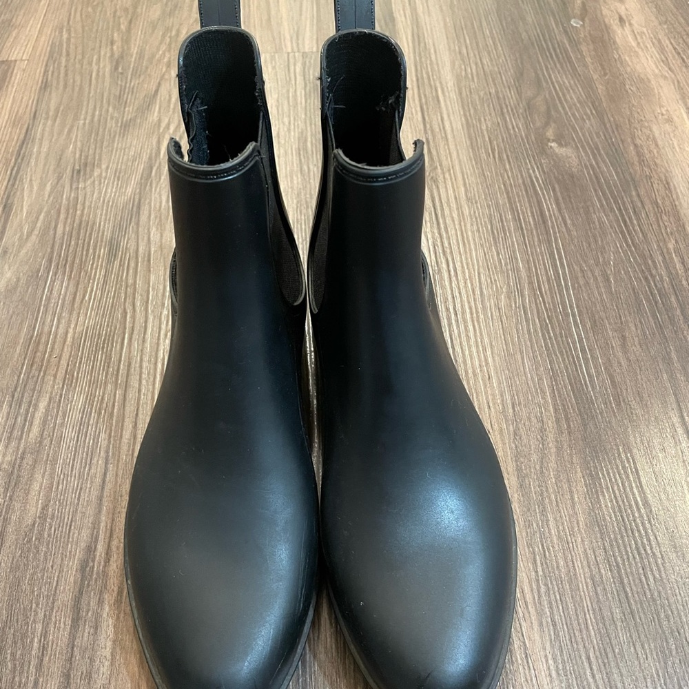 Black boots